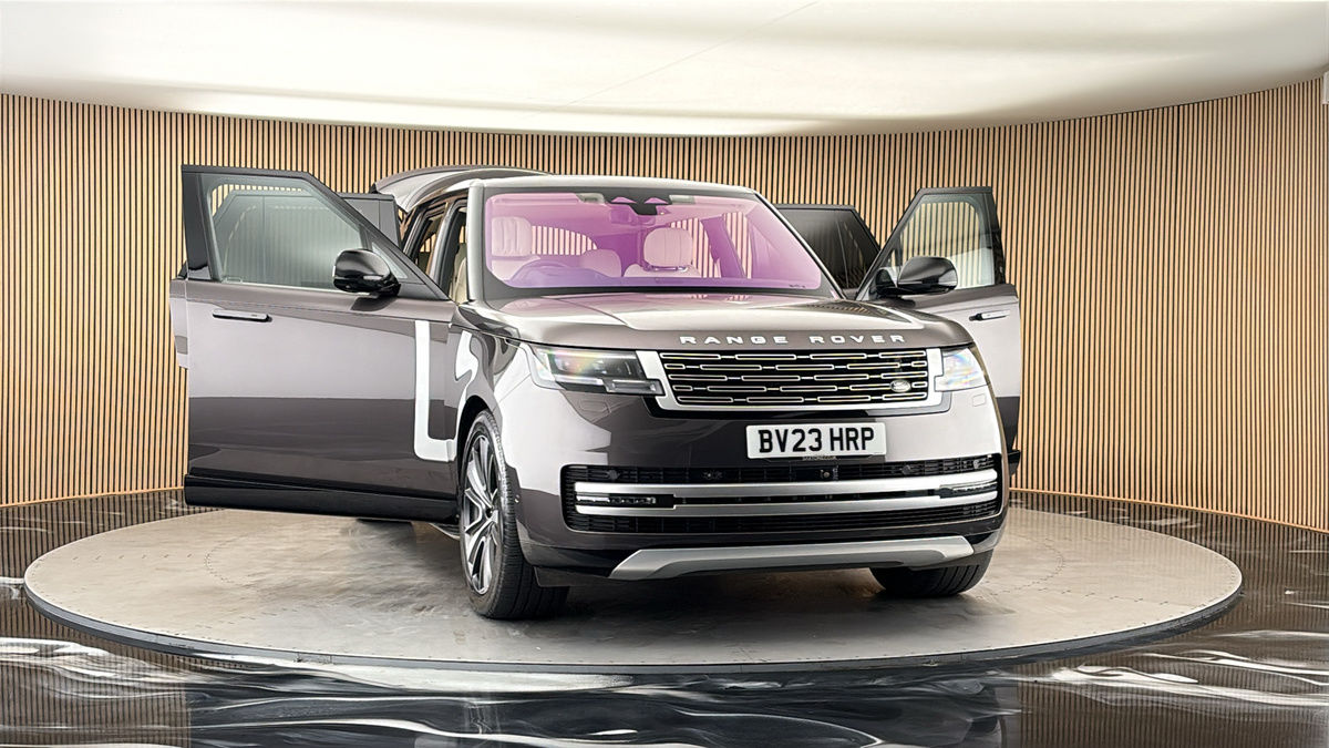 More views of Land Rover Range Rover