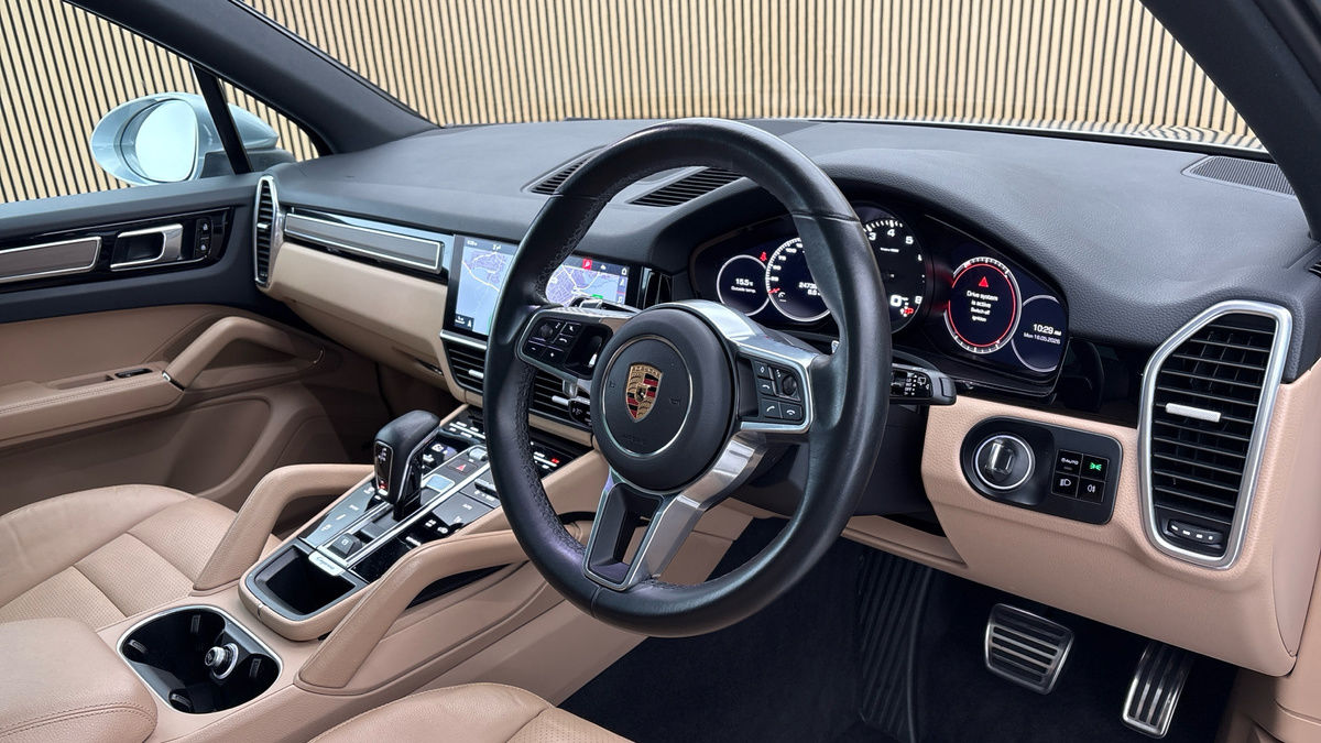 Porsche Cayenne Image 5