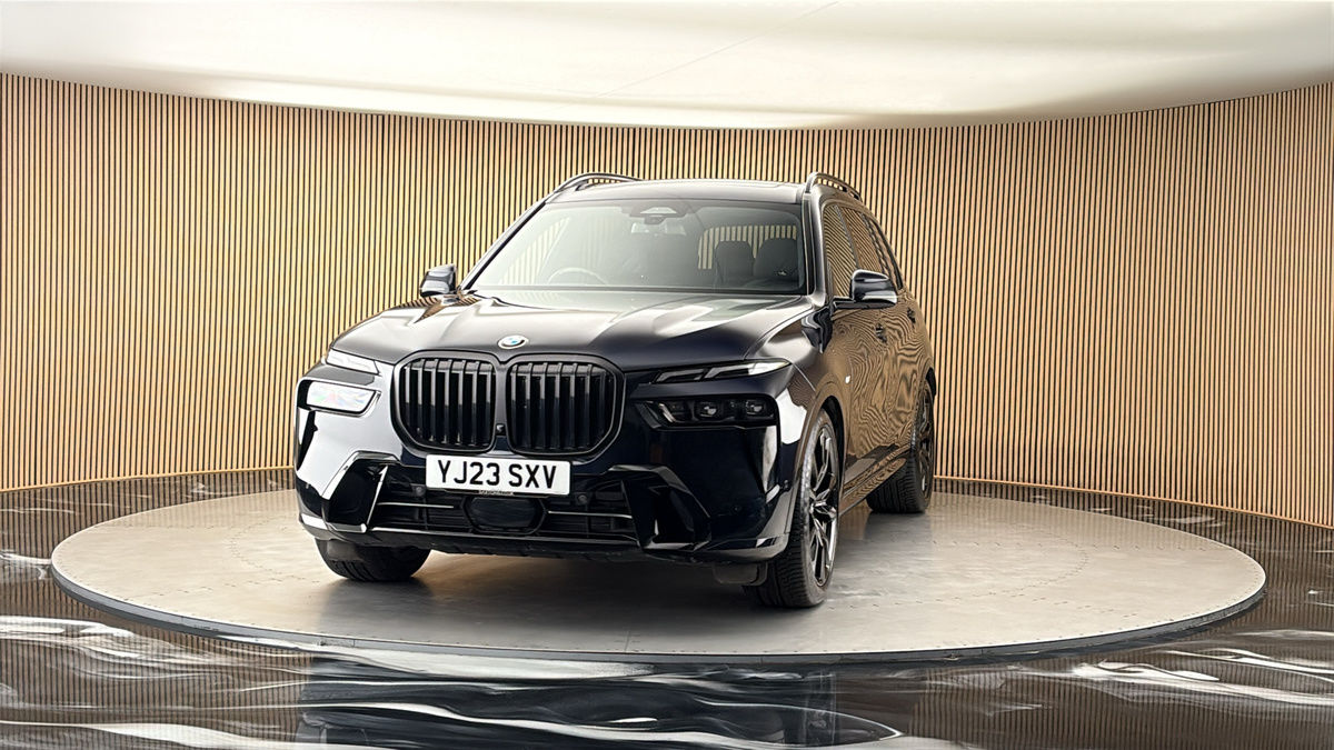 More views of BMW X7