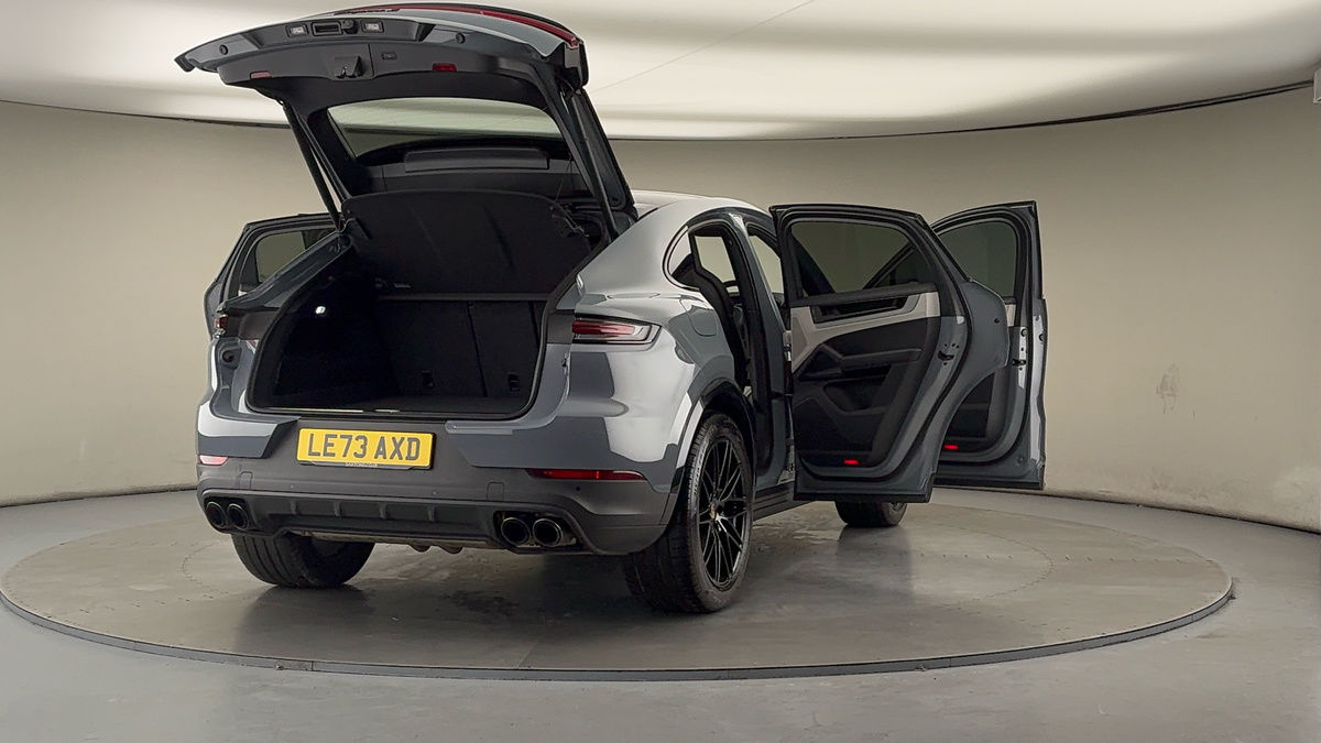 More views of Porsche Cayenne