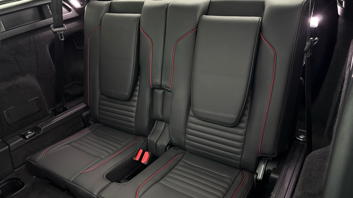 Land Rover Discovery Sport Image 26