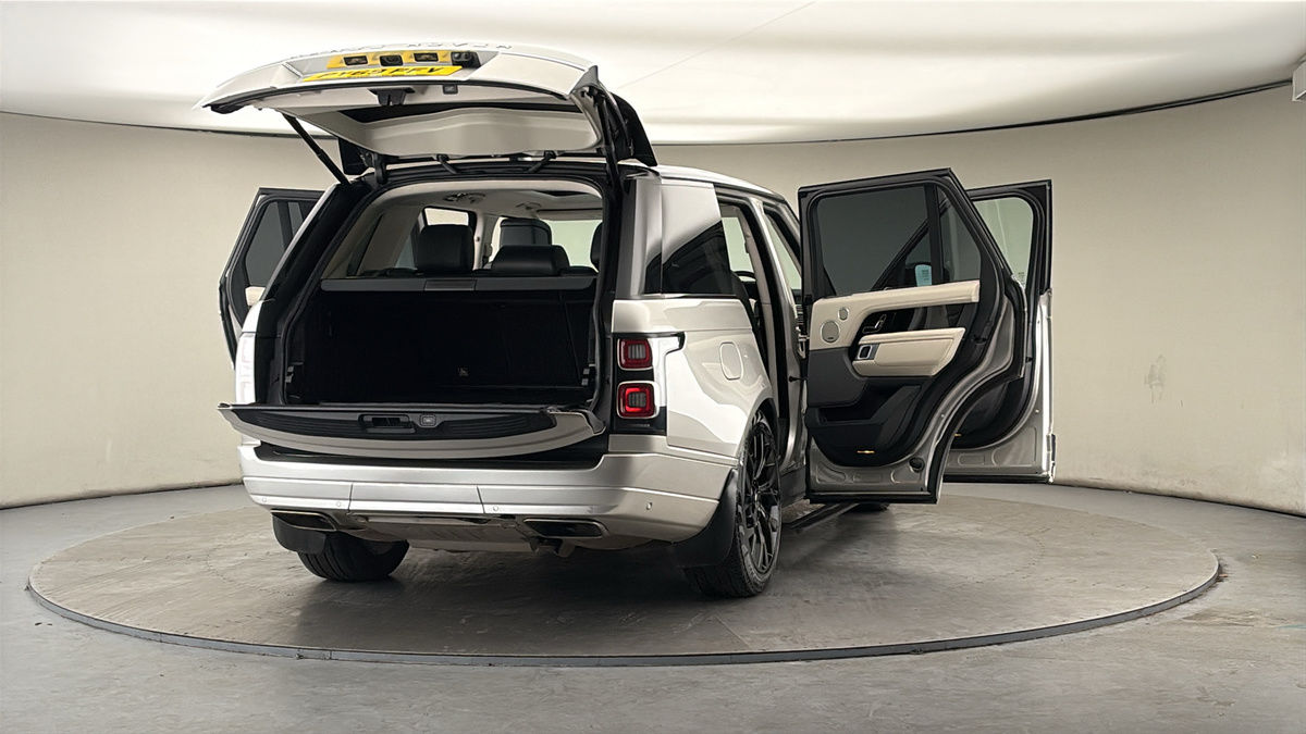 More views of Land Rover Range Rover