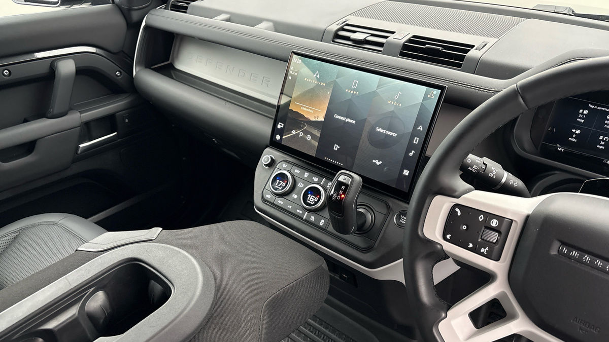 Land Rover Defender 90 Image 18