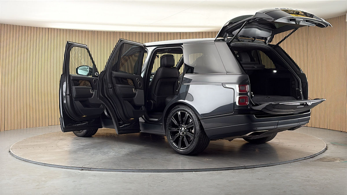 More views of Land Rover Range Rover