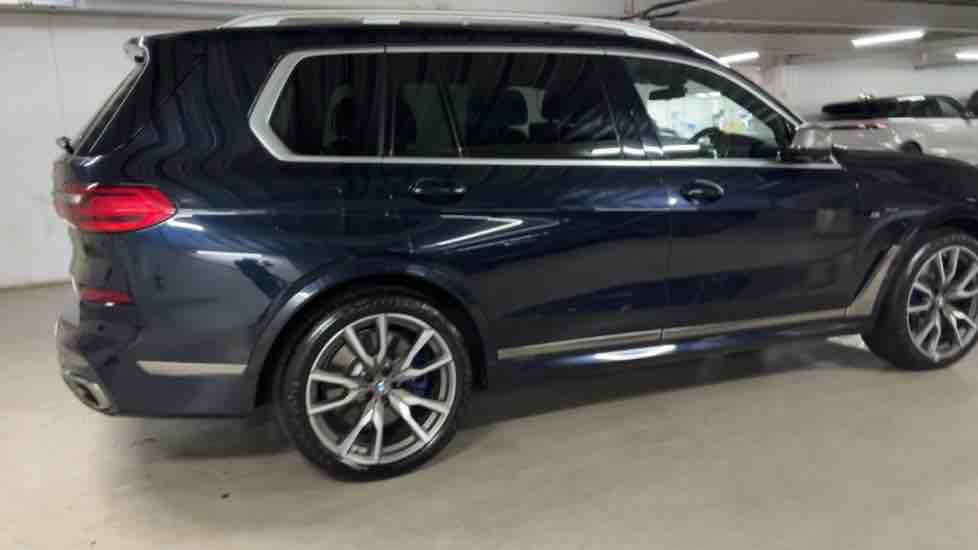 More views of BMW X7