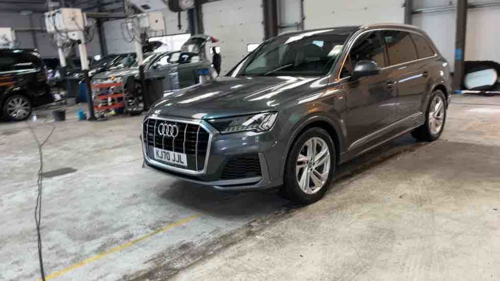 More views of Audi Q7