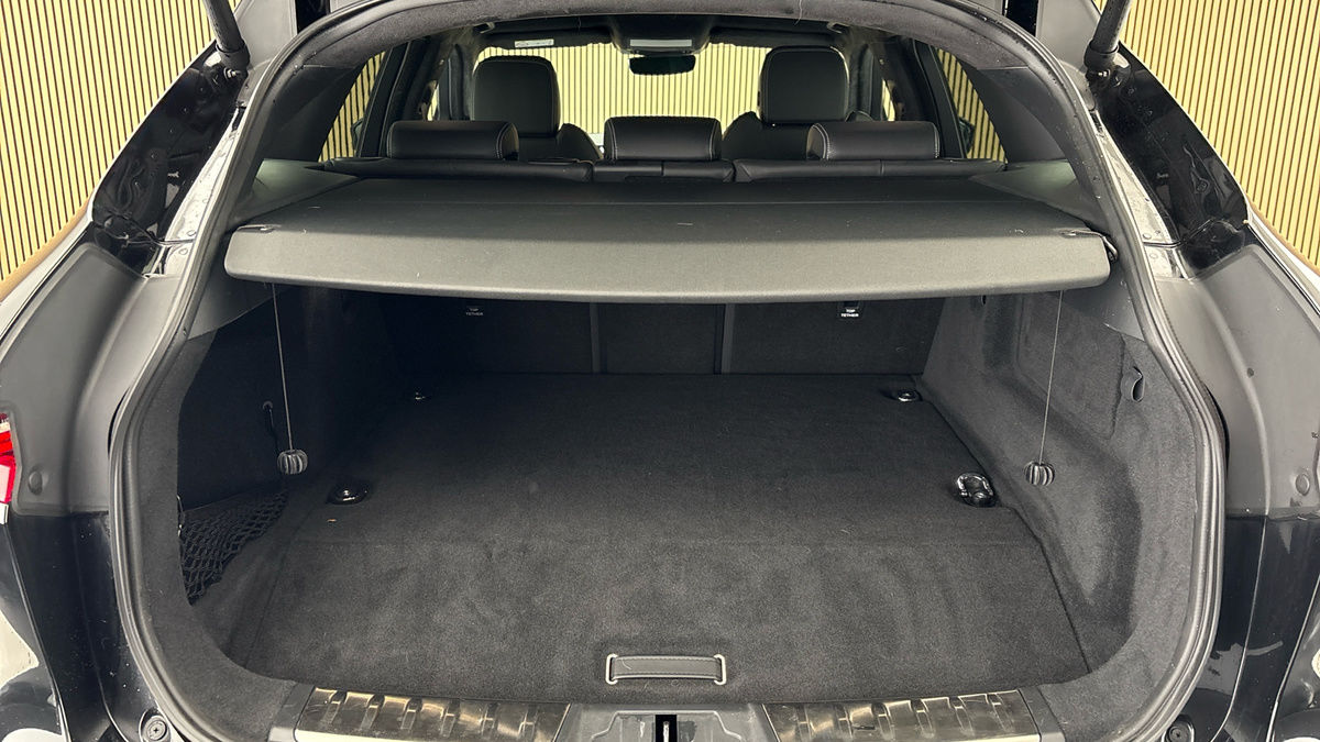 Jaguar F-PACE Image 11