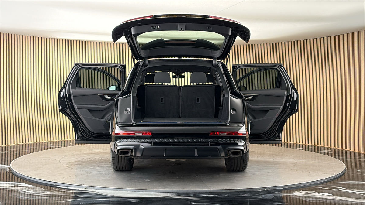 More views of Audi Q7