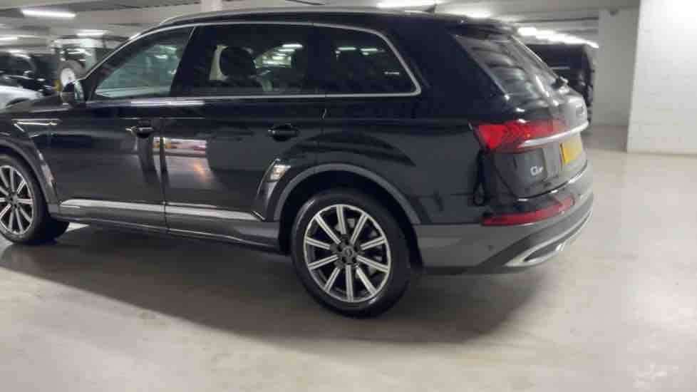 More views of Audi Q7