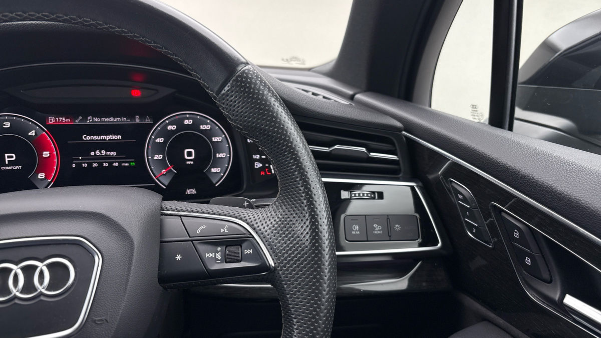 Audi Q7 Image 14