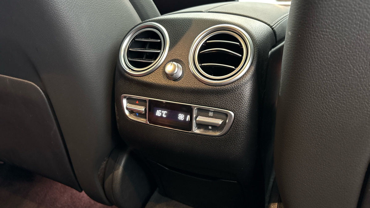 Mercedes-Benz GLC Image 25
