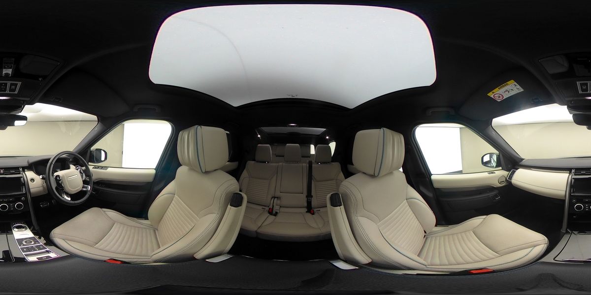 More views of Land Rover Discovery