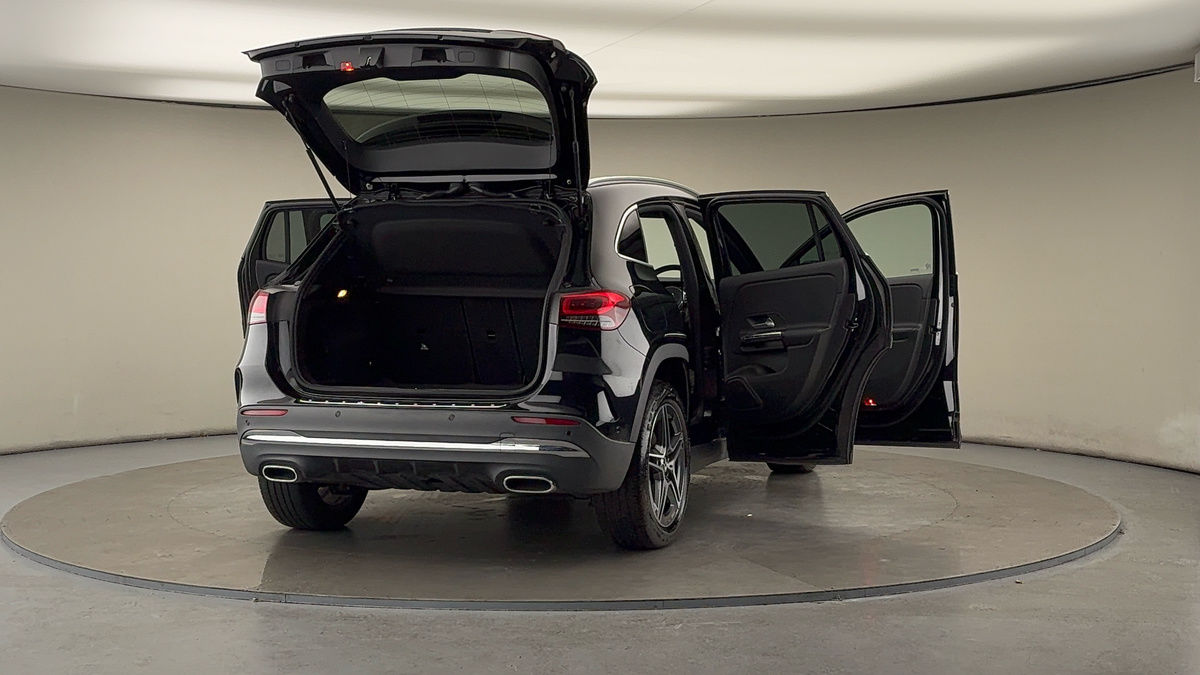 More views of Mercedes-Benz GLA