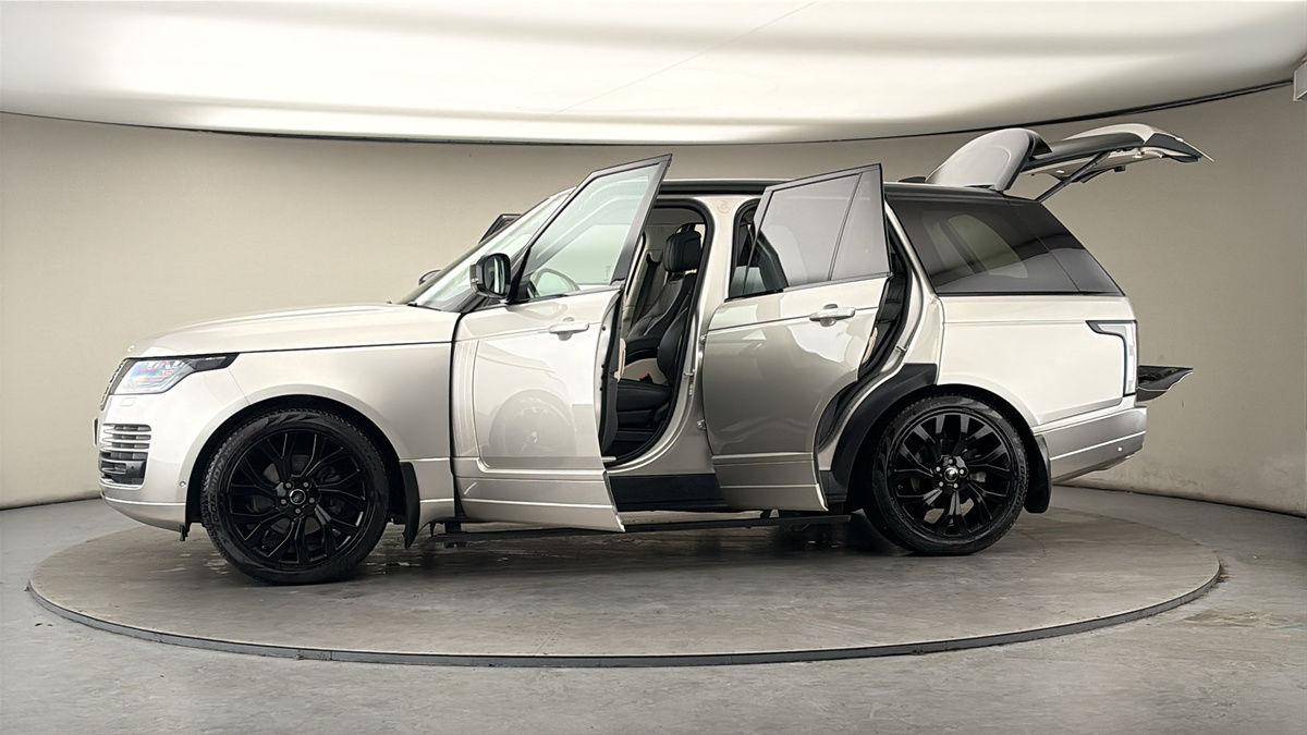 More views of Land Rover Range Rover