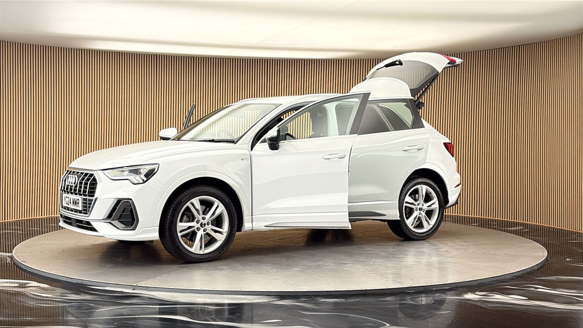 More views of Audi Q3