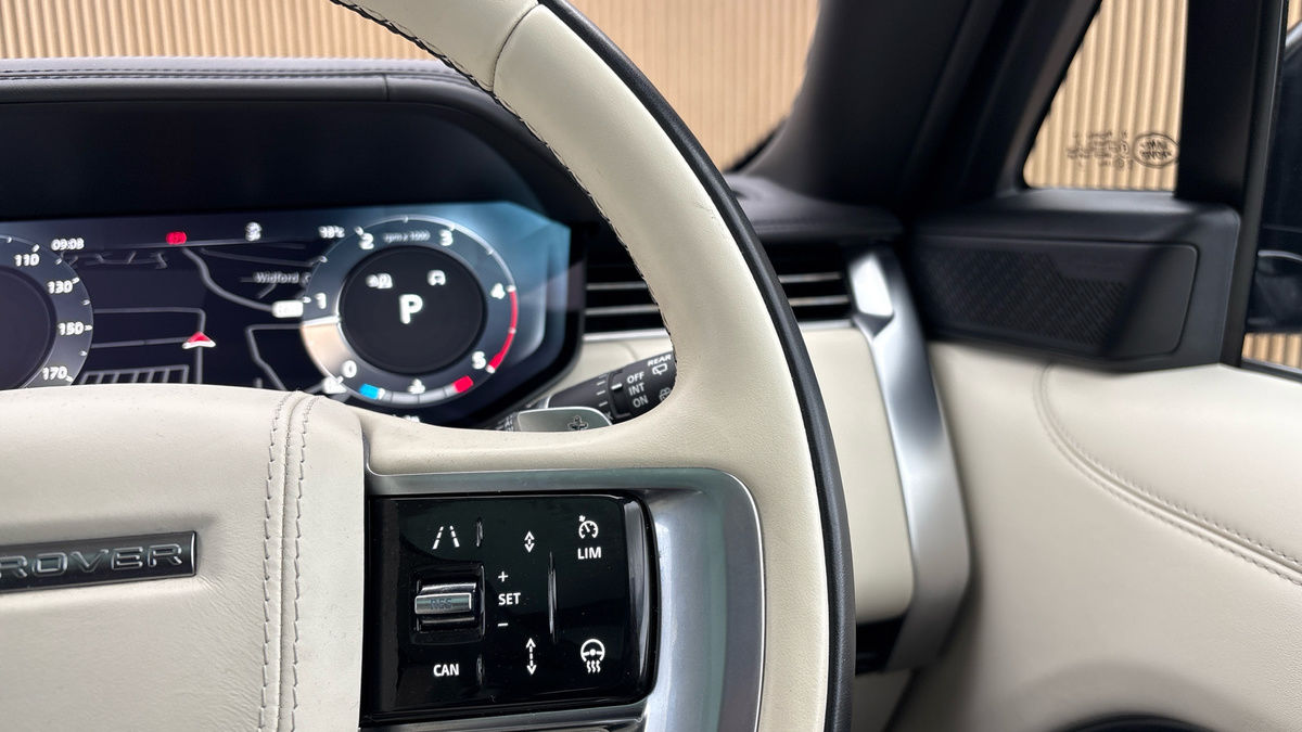 Land Rover Range Rover Image 14