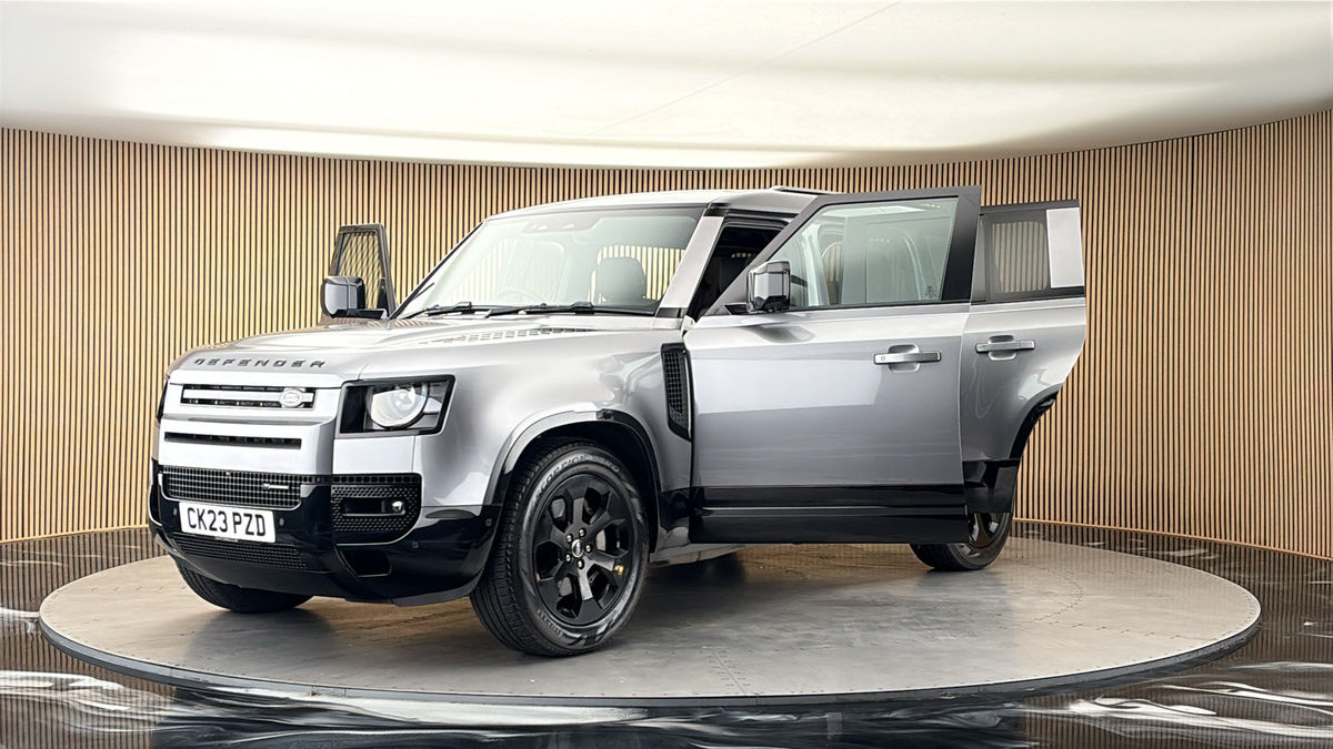 More views of Land Rover Defender 110
