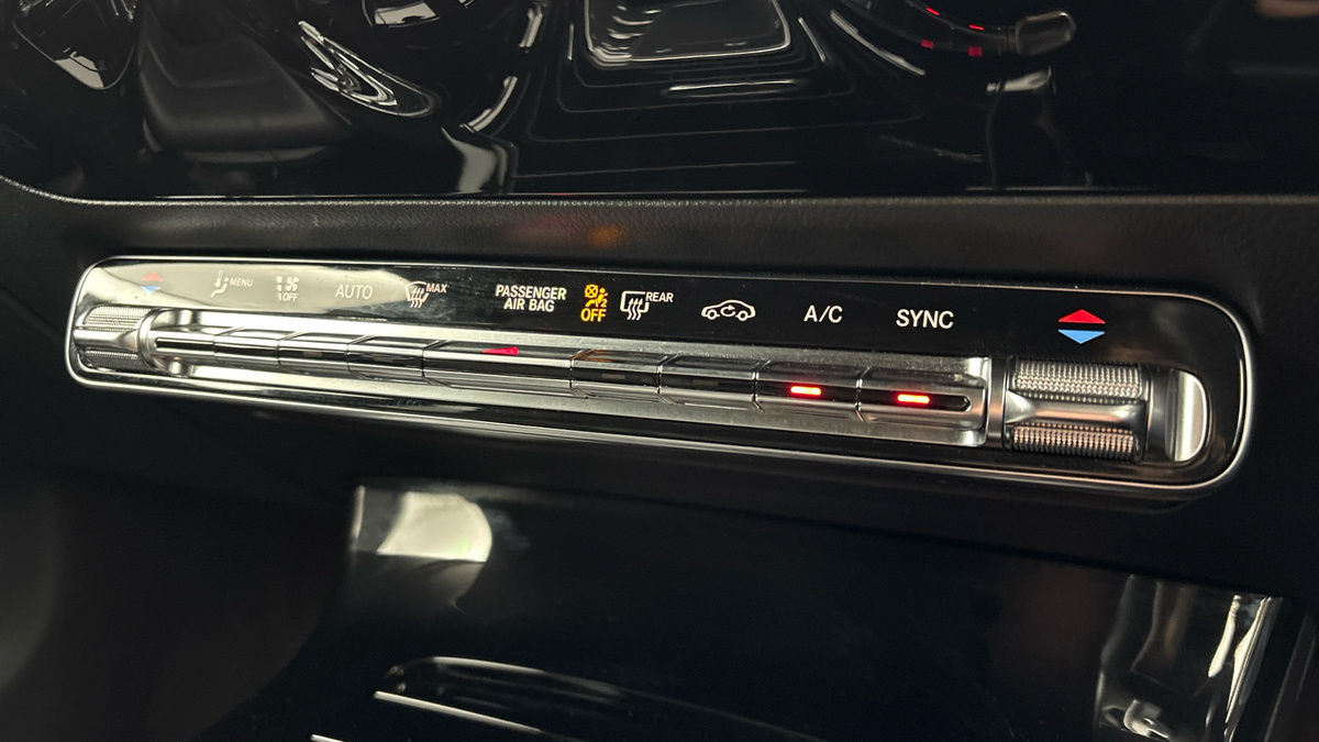 Mercedes-Benz CLA Image 25