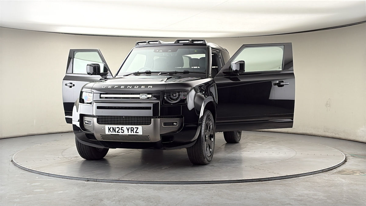 More views of Land Rover Defender 90