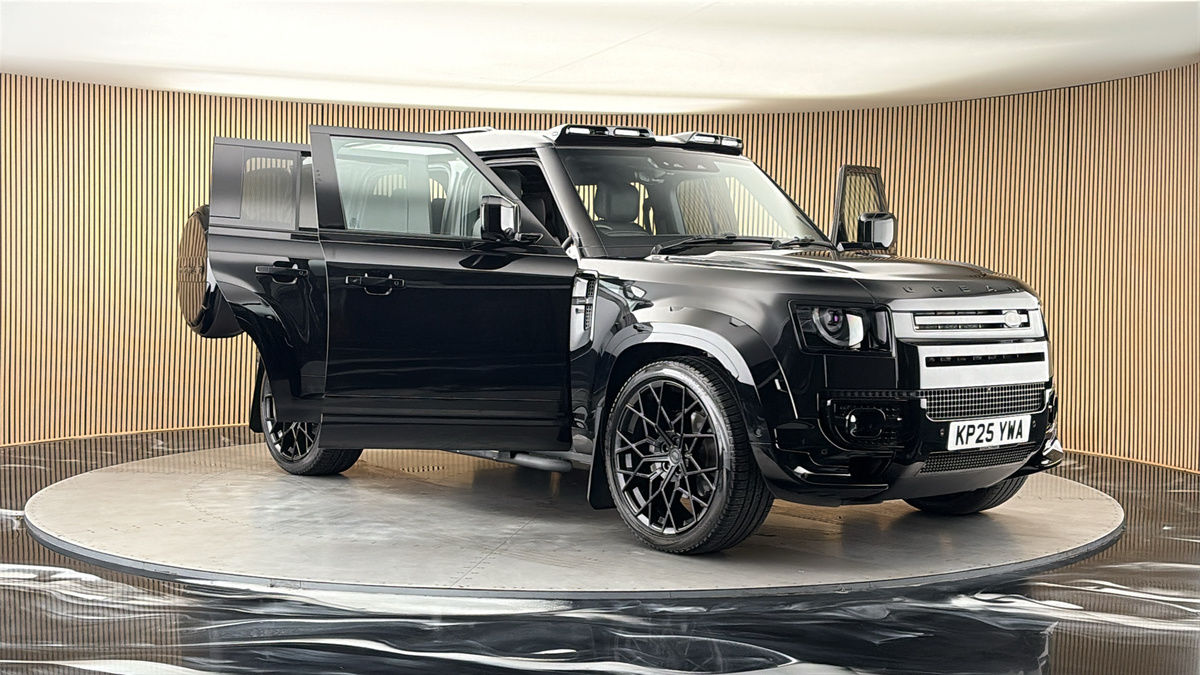 More views of Land Rover Defender 110