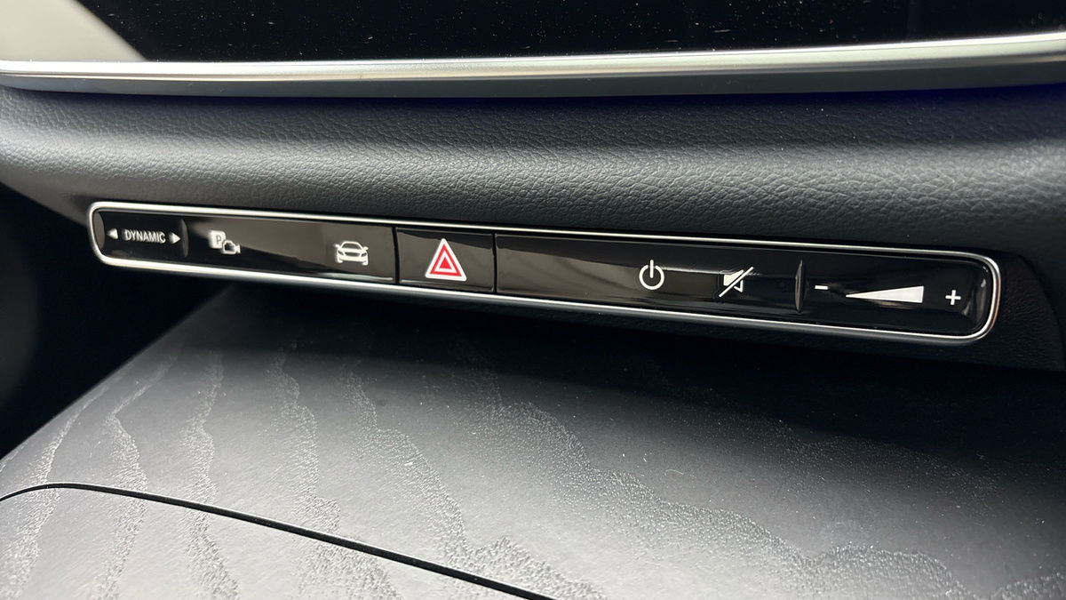 Mercedes-Benz E Class Image 30
