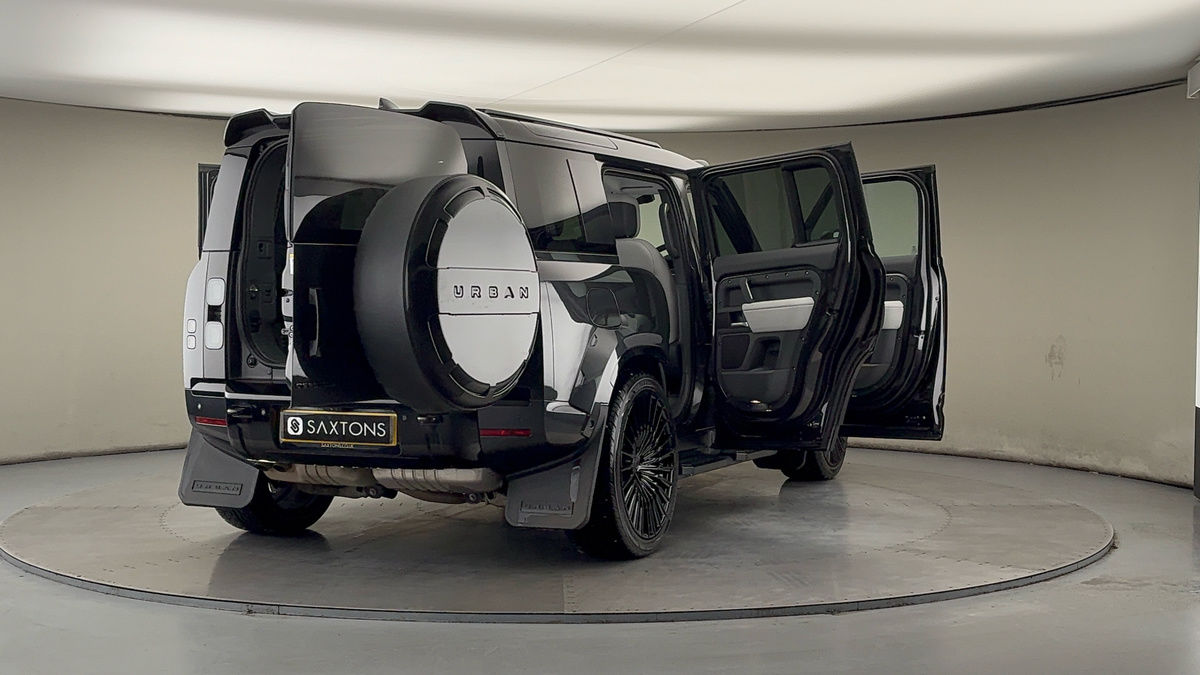 More views of Land Rover Defender 110