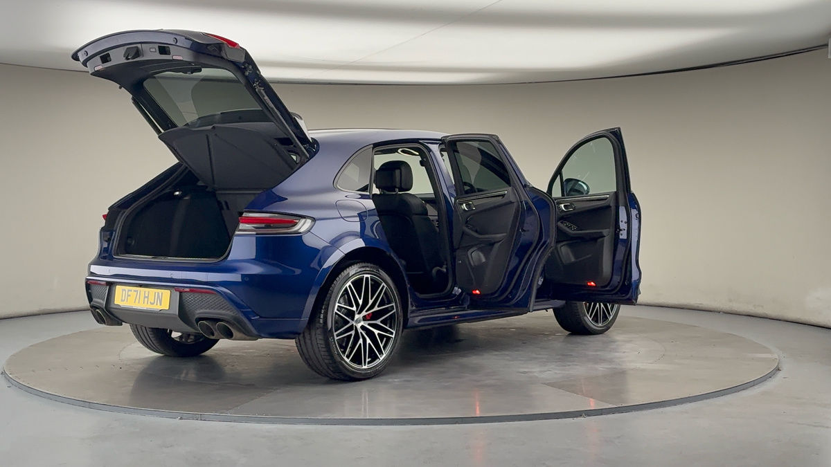 More views of Porsche Macan