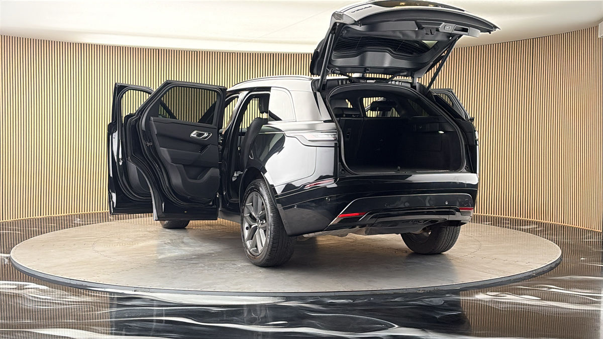 More views of Land Rover Range Rover Velar