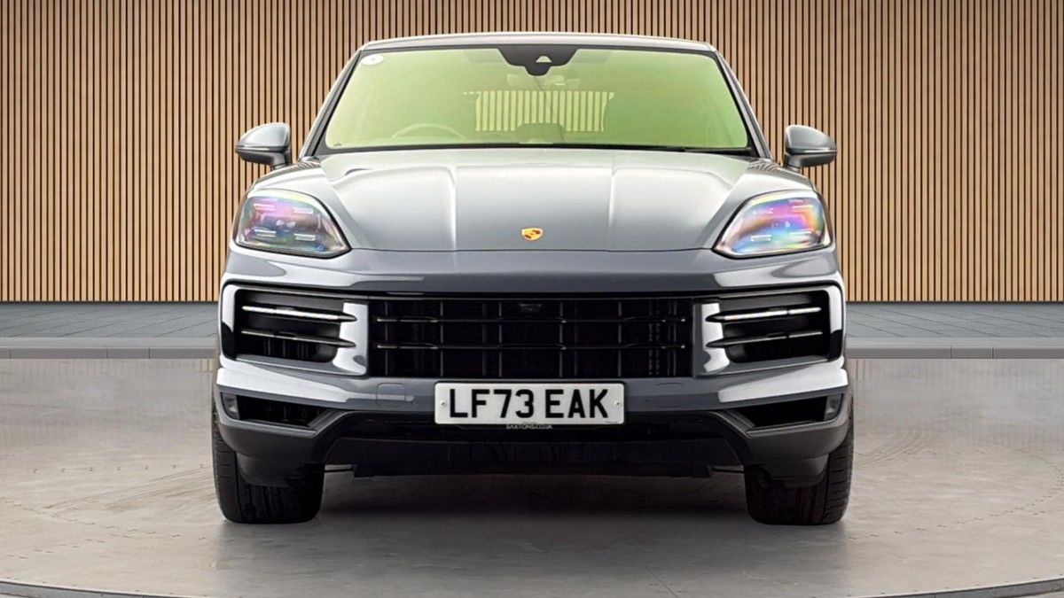 Porsche Cayenne Image 3