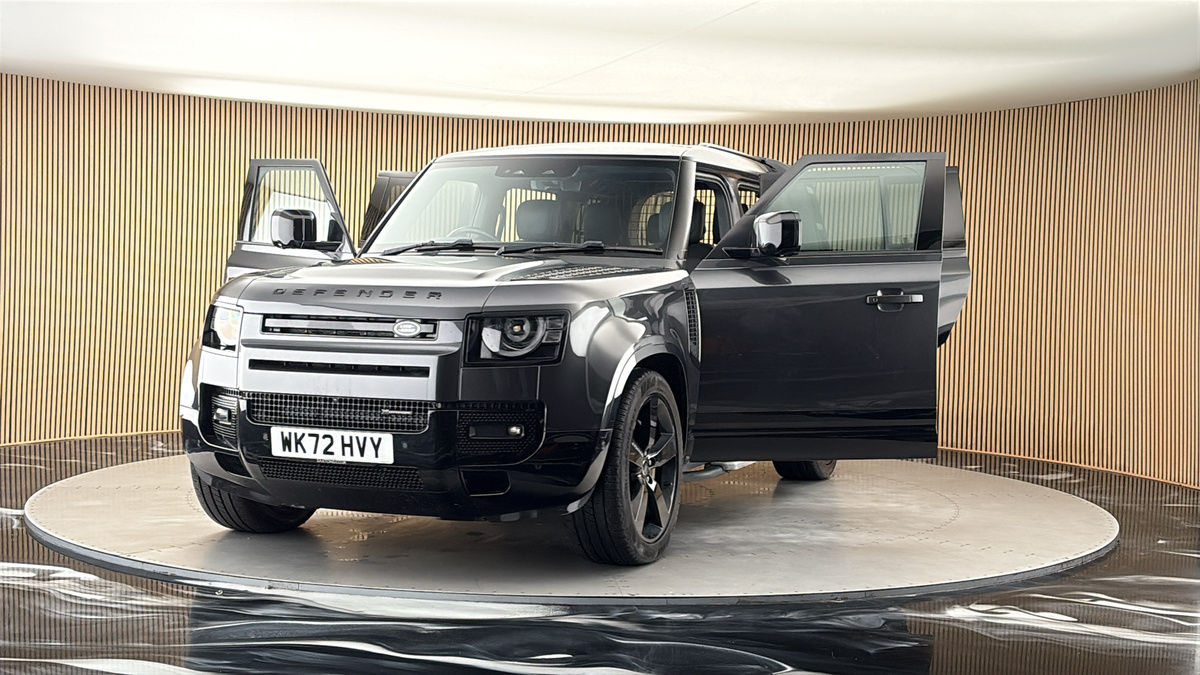 More views of Land Rover Defender 110