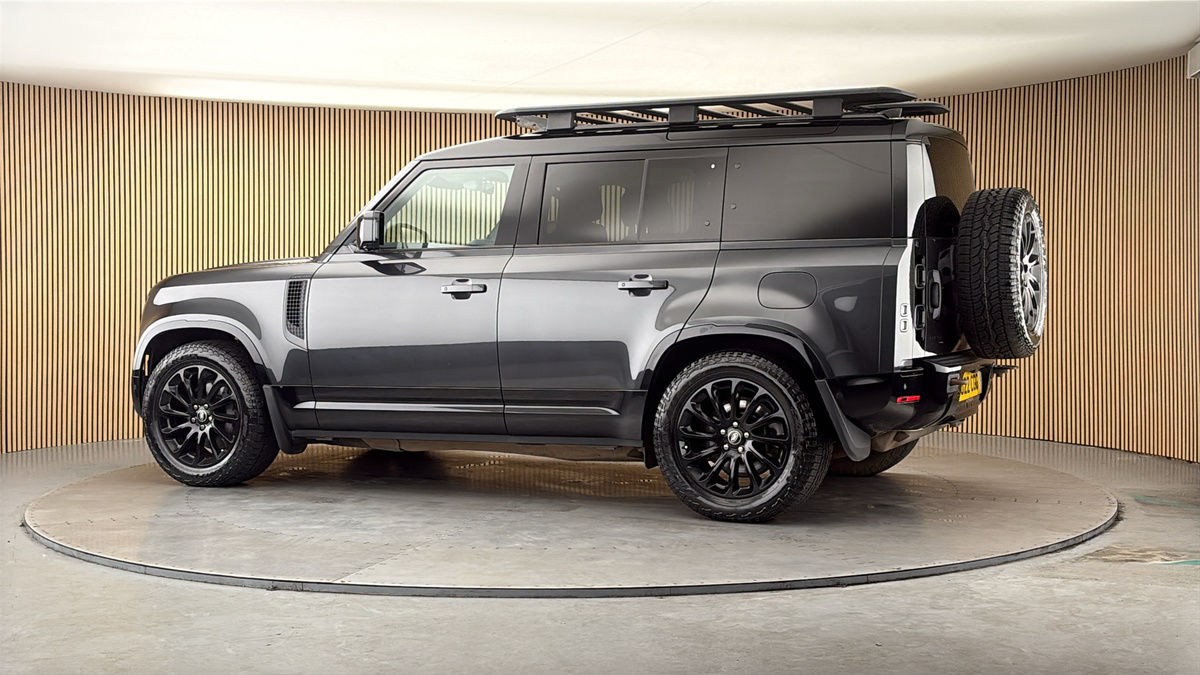 More views of Land Rover Defender 110
