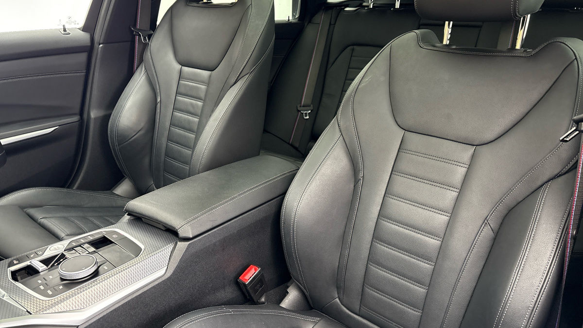 BMW 3 Series Image 7