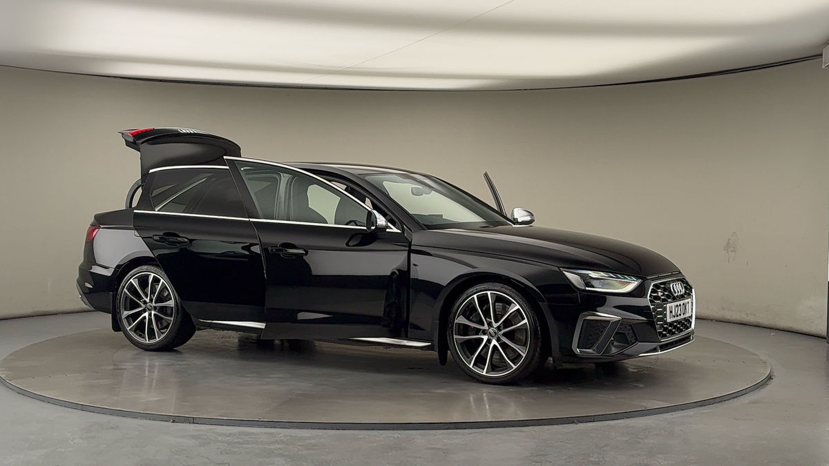 More views of Audi S4