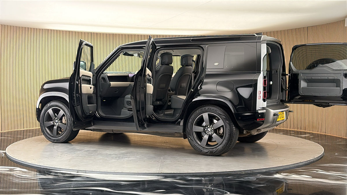 More views of Land Rover Defender 110