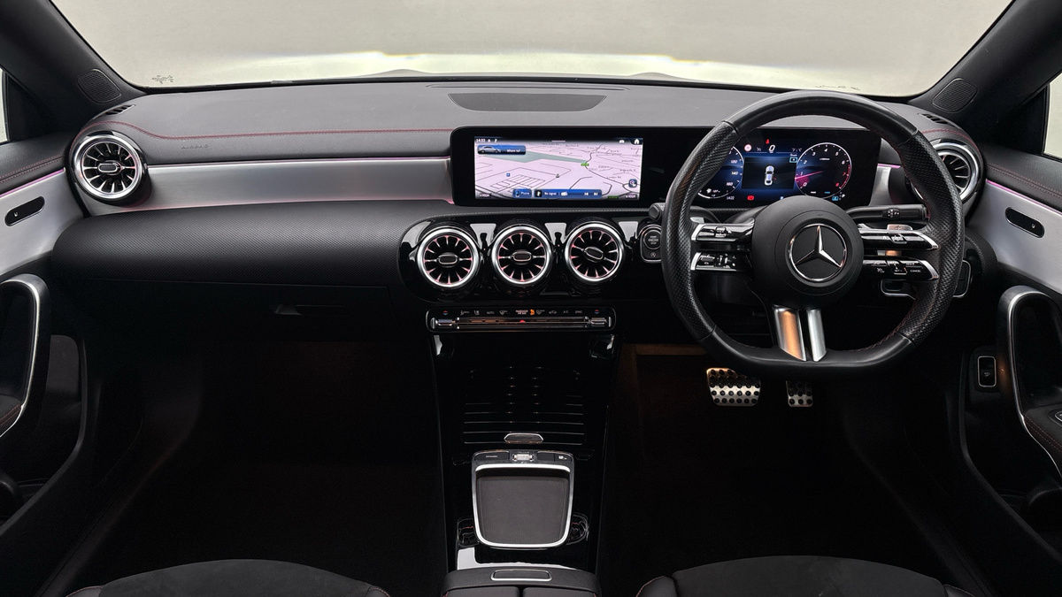 Mercedes-Benz CLA Image 12