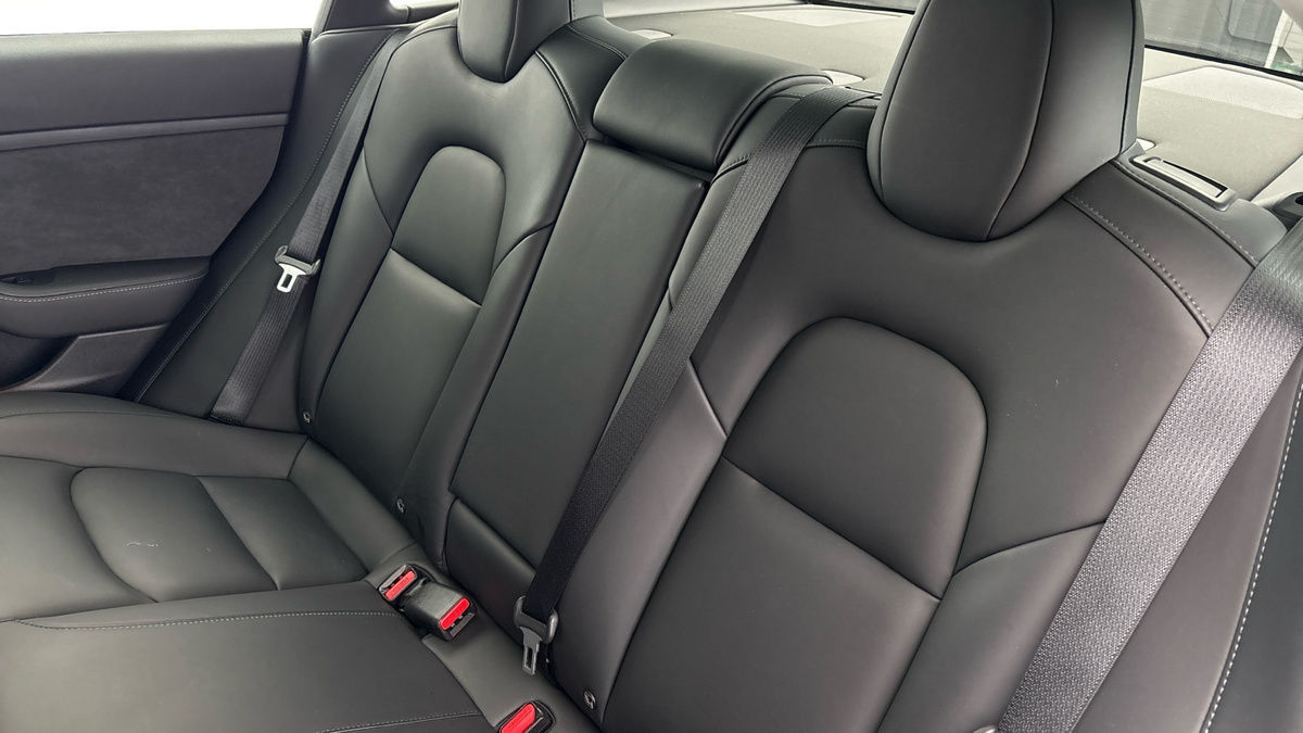 Tesla Model 3 Image 8