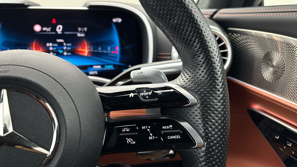 Mercedes-Benz SL Image 14