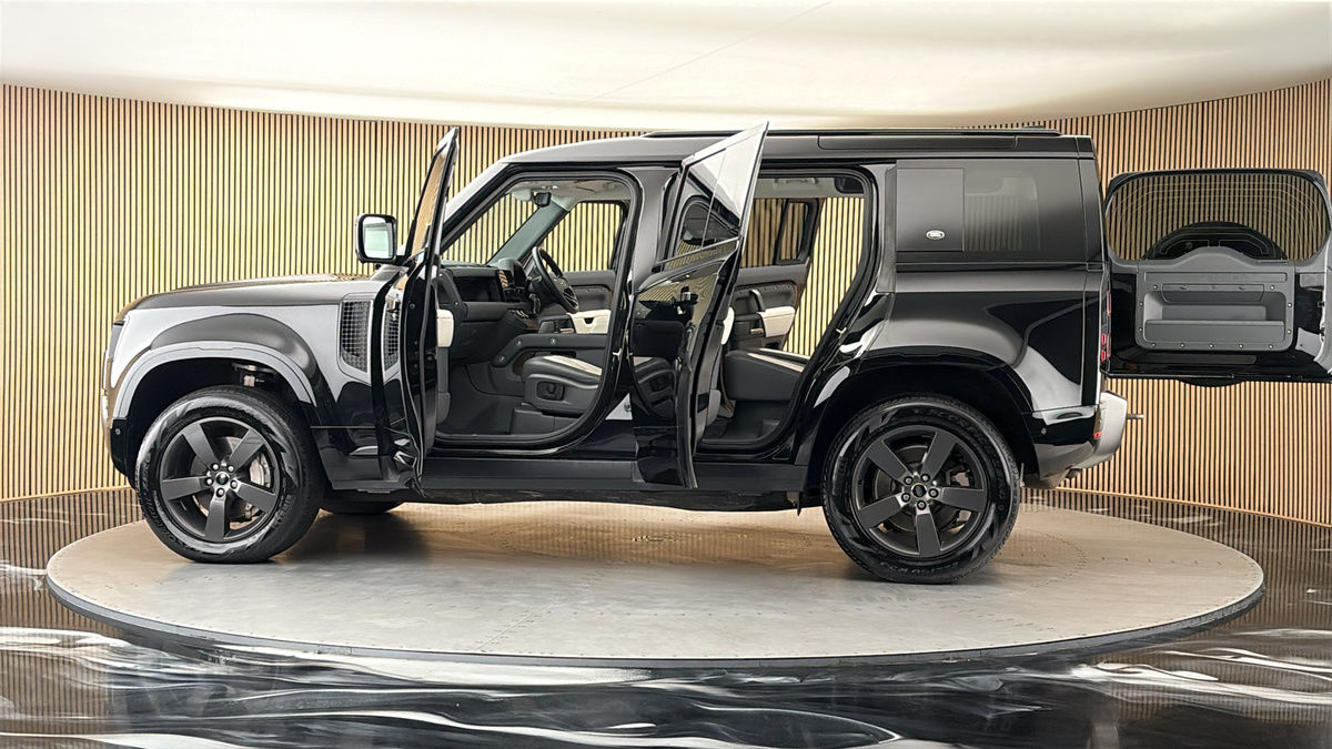 More views of Land Rover Defender 110