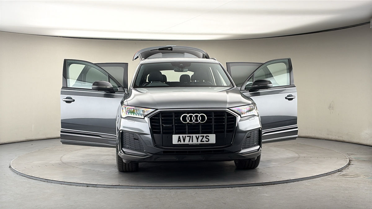 More views of Audi Q7