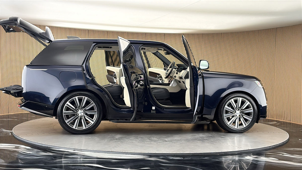 More views of Land Rover Range Rover