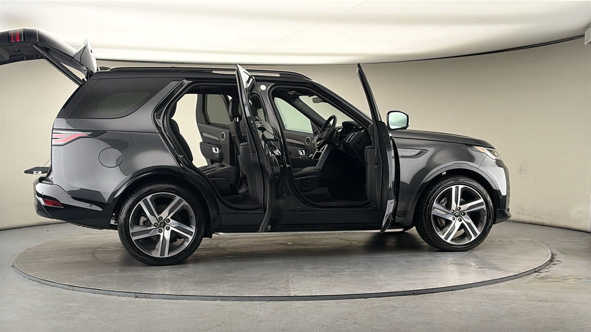 More views of Land Rover Discovery