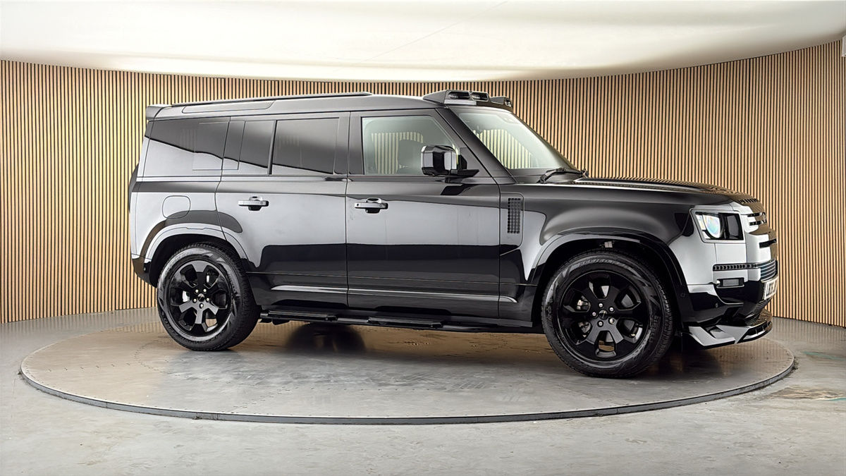 More views of Land Rover Defender 110