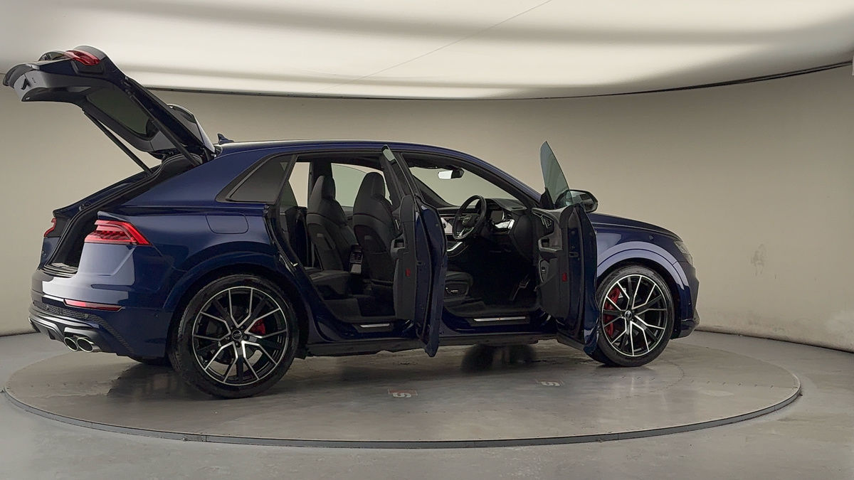 More views of Audi SQ8