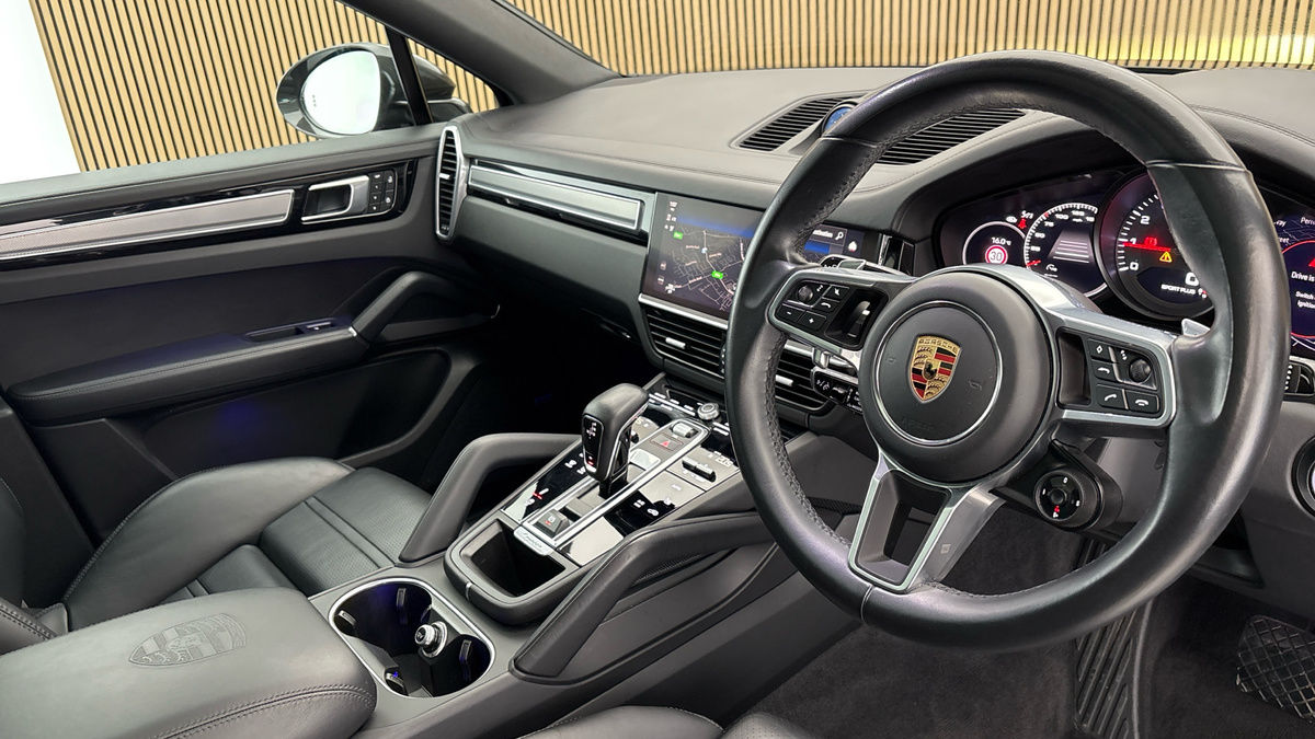 Porsche Cayenne Image 5