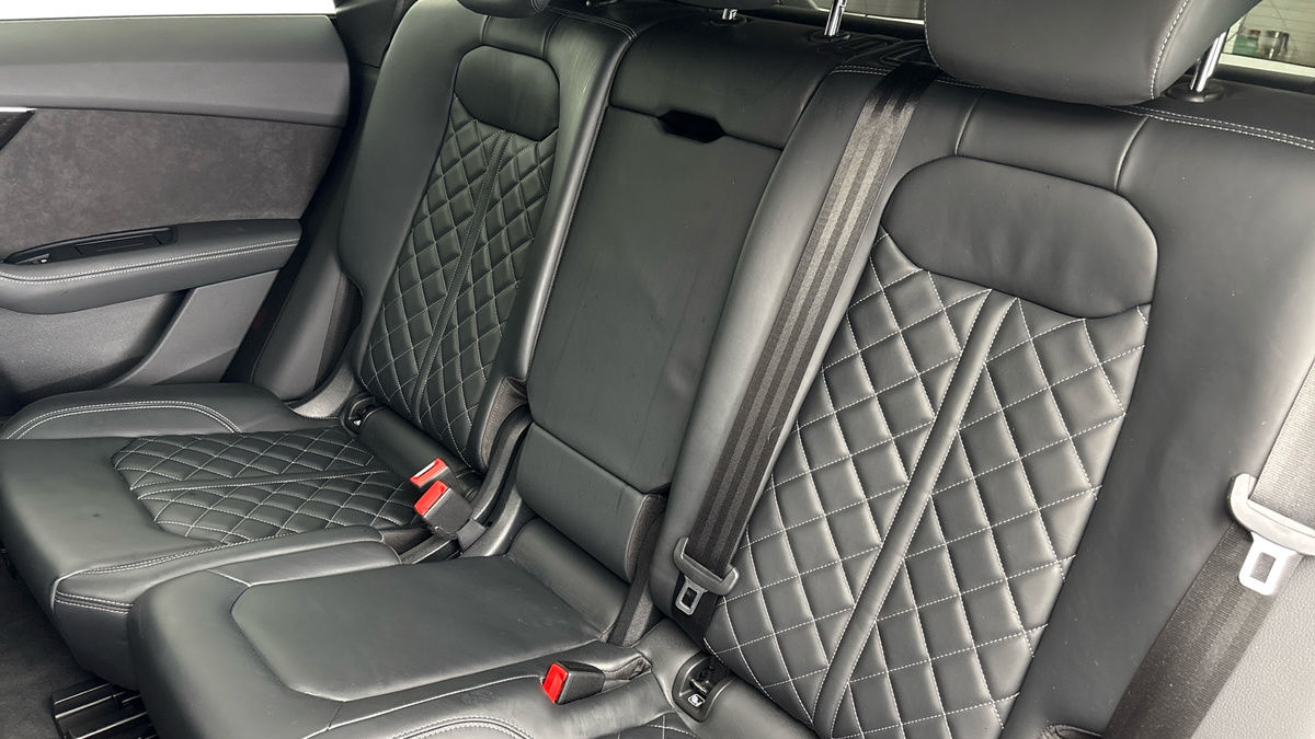 Audi SQ8 Image 8