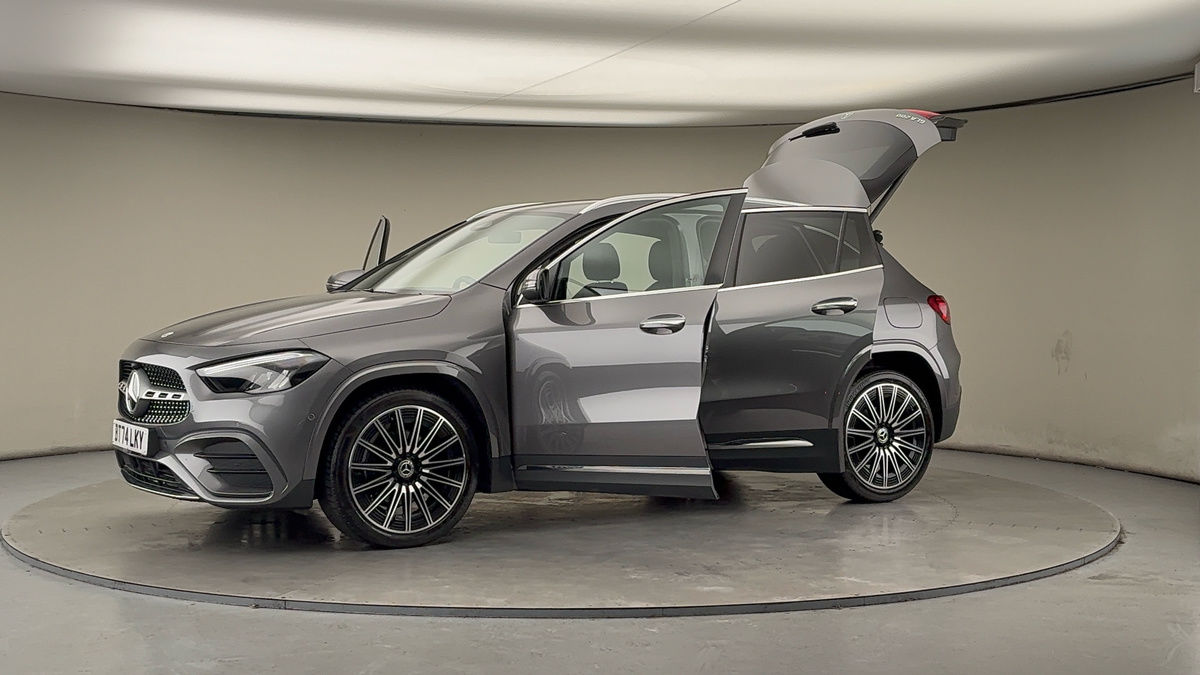 More views of Mercedes-Benz GLA