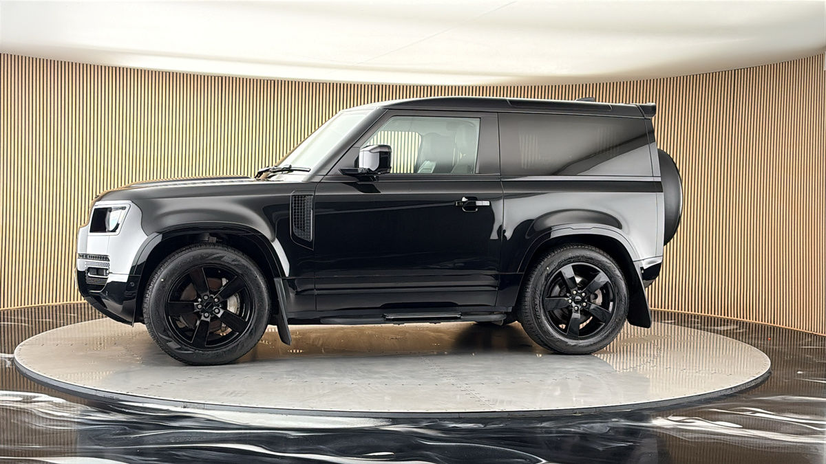 More views of Land Rover Defender 90