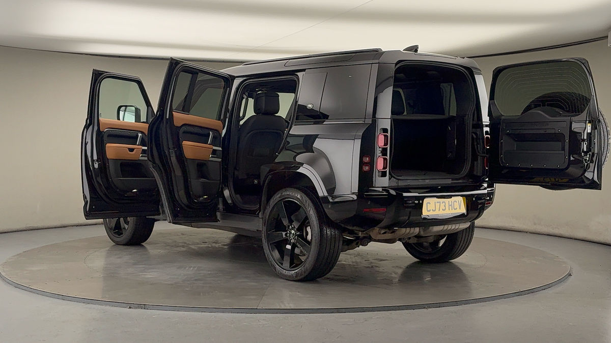 More views of Land Rover Defender 110
