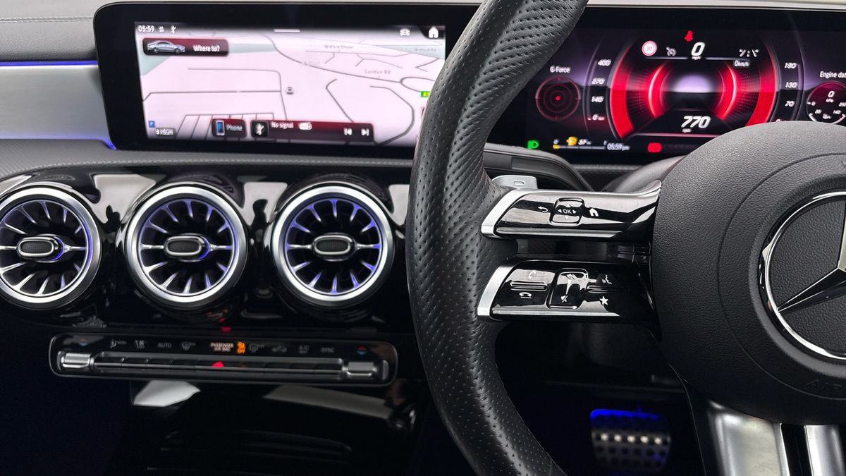 Mercedes-Benz CLA Image 13