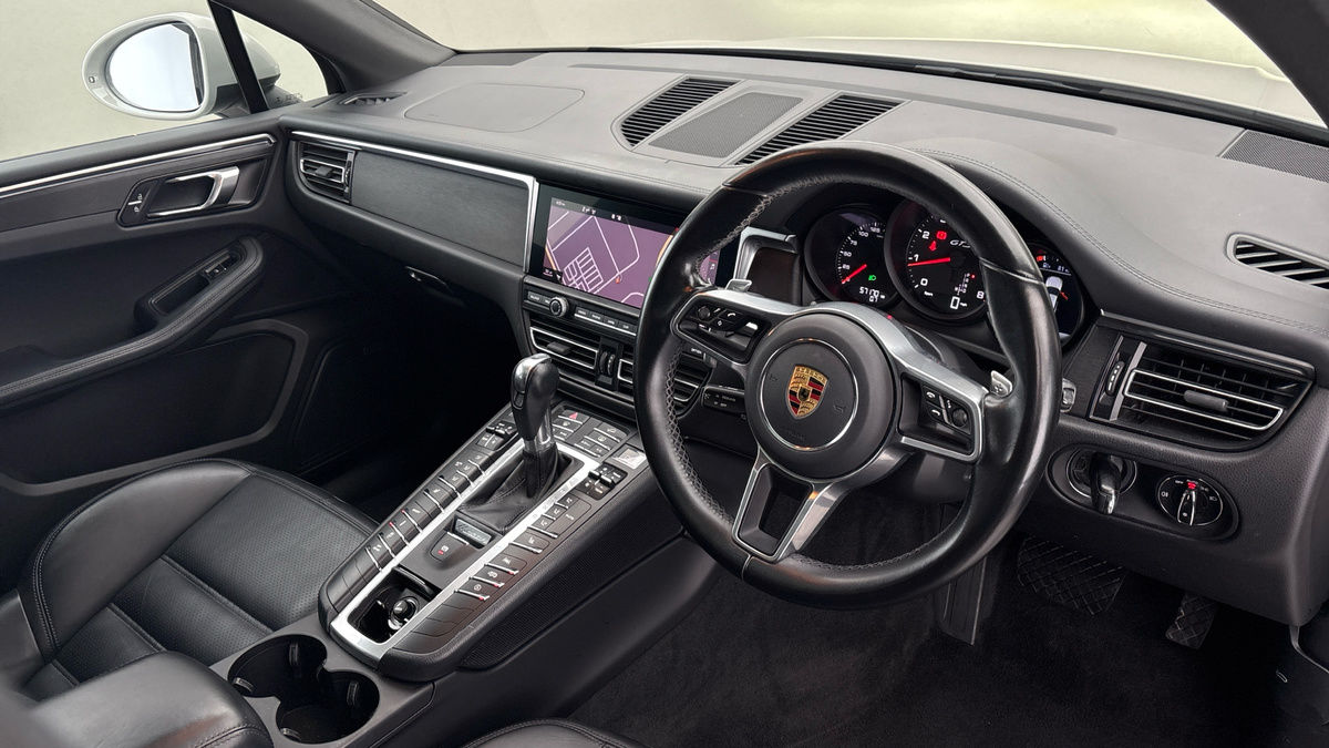 Porsche Macan Image 5